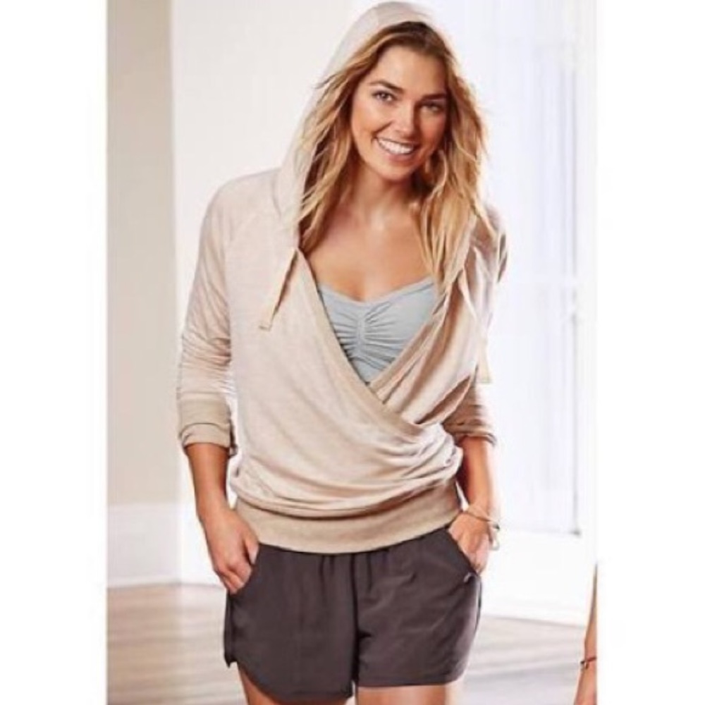 Athleta Inner Twist Yoga Hooded Pullover